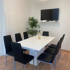 Designed Next To Vaclav Square With Terrace And Private Garage , Praga Repubblica Ceca