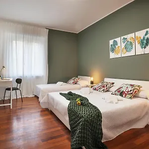 Fiore Milanese - San Siro, Fiera & Life - Rinnovamento Facciata Palazzo In Corso , Milano Italia