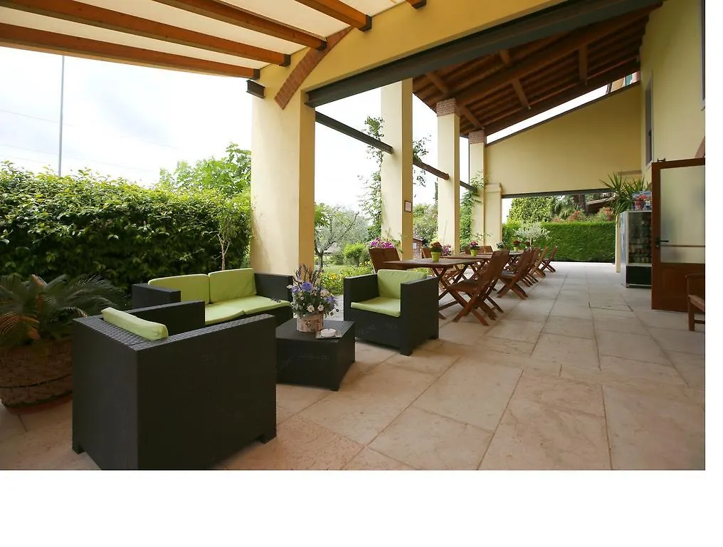 Agriturismo La Palazzina Castelnuovo del Garda 0*,  Italia